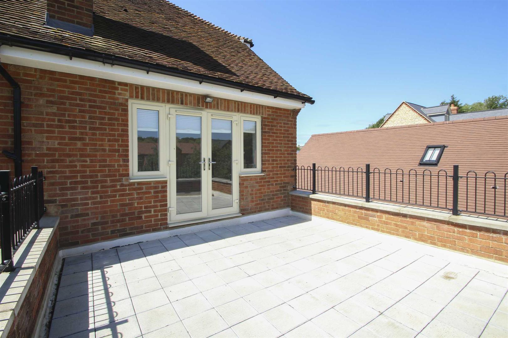 Wreschner Close, Deanshanger, Milton Keynes